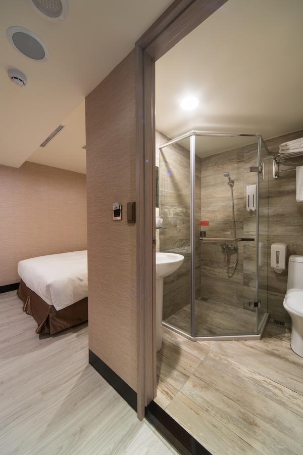 Economic Double Room - No Window,646232190:JPEG